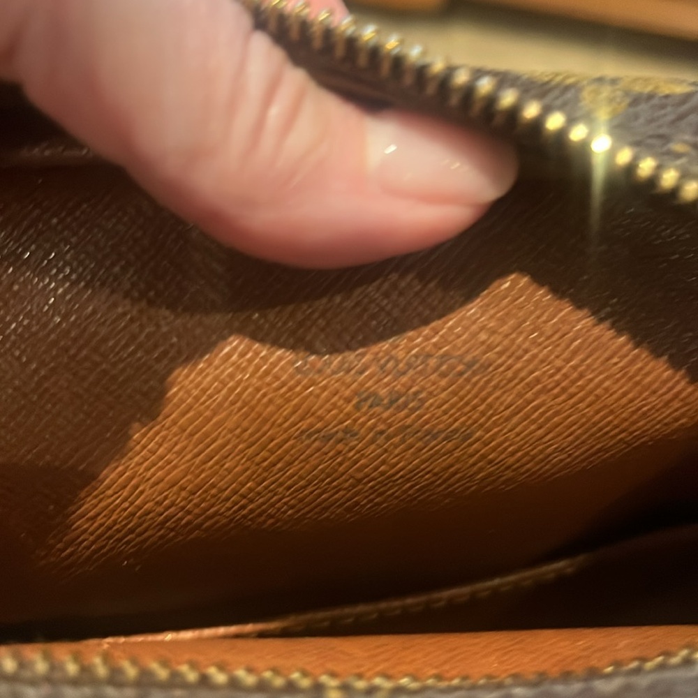 Louis Vuitton Crossbody - Picture 6 of 6